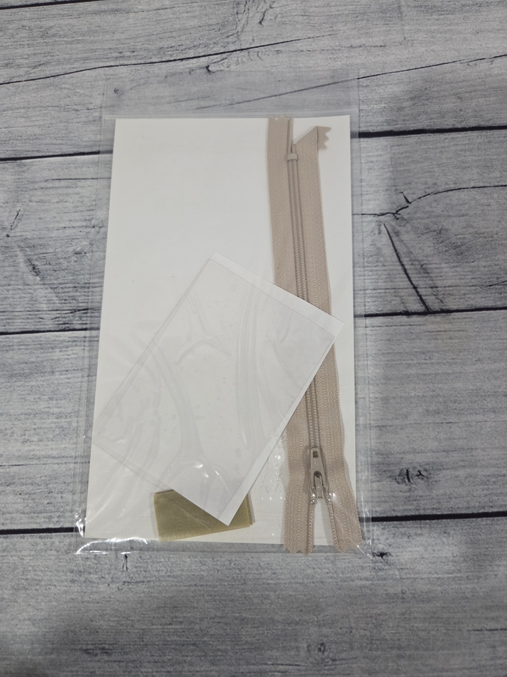Pat-e-Patterns Sewing Pattern Quilter's Wallet with Assembly Kit - Picture 4 of 4